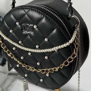 Elegant Black Quilted Women's Bag with Pearl and Chain Accents